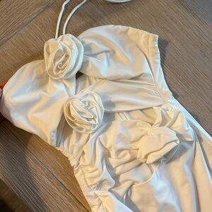 Elegant Cream Strapless Dress with Floral Accents